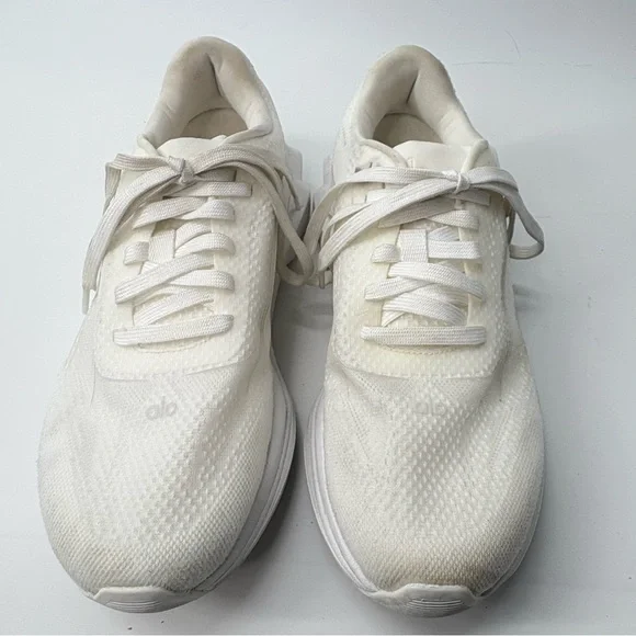 Alo Yoga Women’s sz 7.5 White Cushioned Mid Soles Tennis Sneaker - Picture 2 of 11